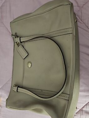 Coach Classic Beige Women's Shoulder Bag WELL LOVED PROJECT ♡♡